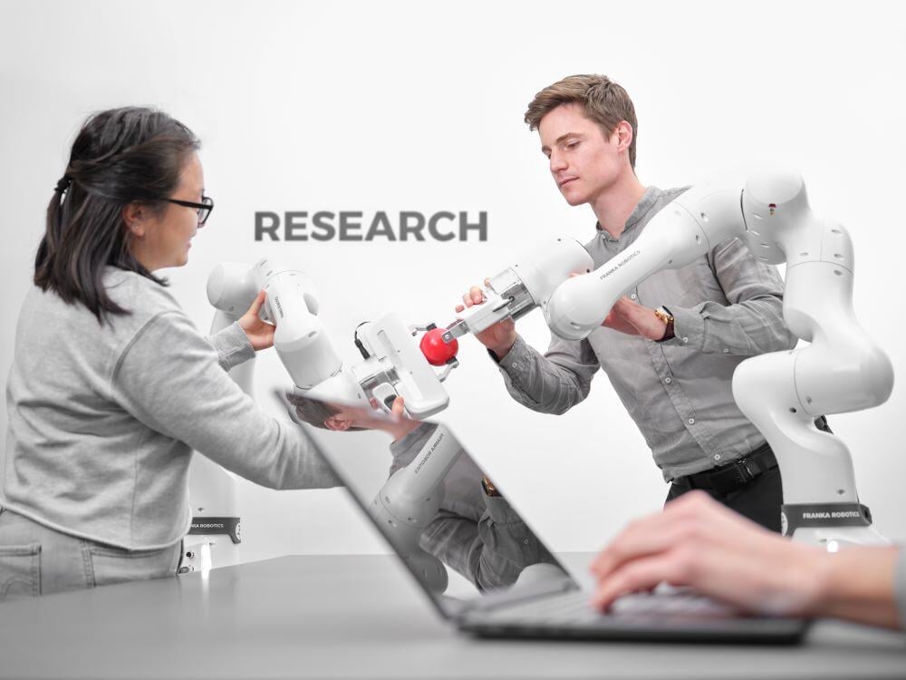 Franka Research 3 integrated with ROS 2 and MATLAB for collaborative research