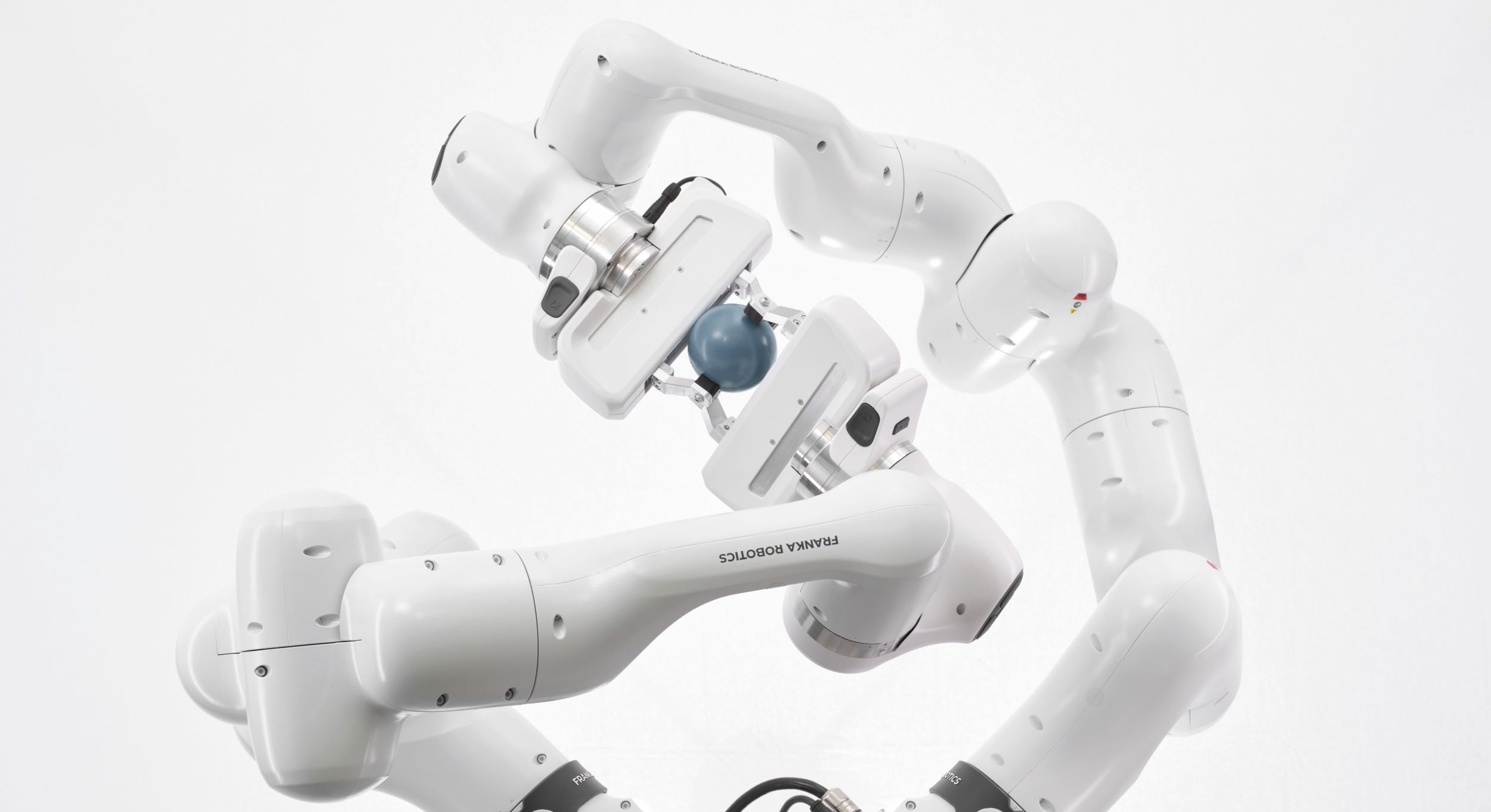 _Frank Robotics4381_Franka Grey_resized