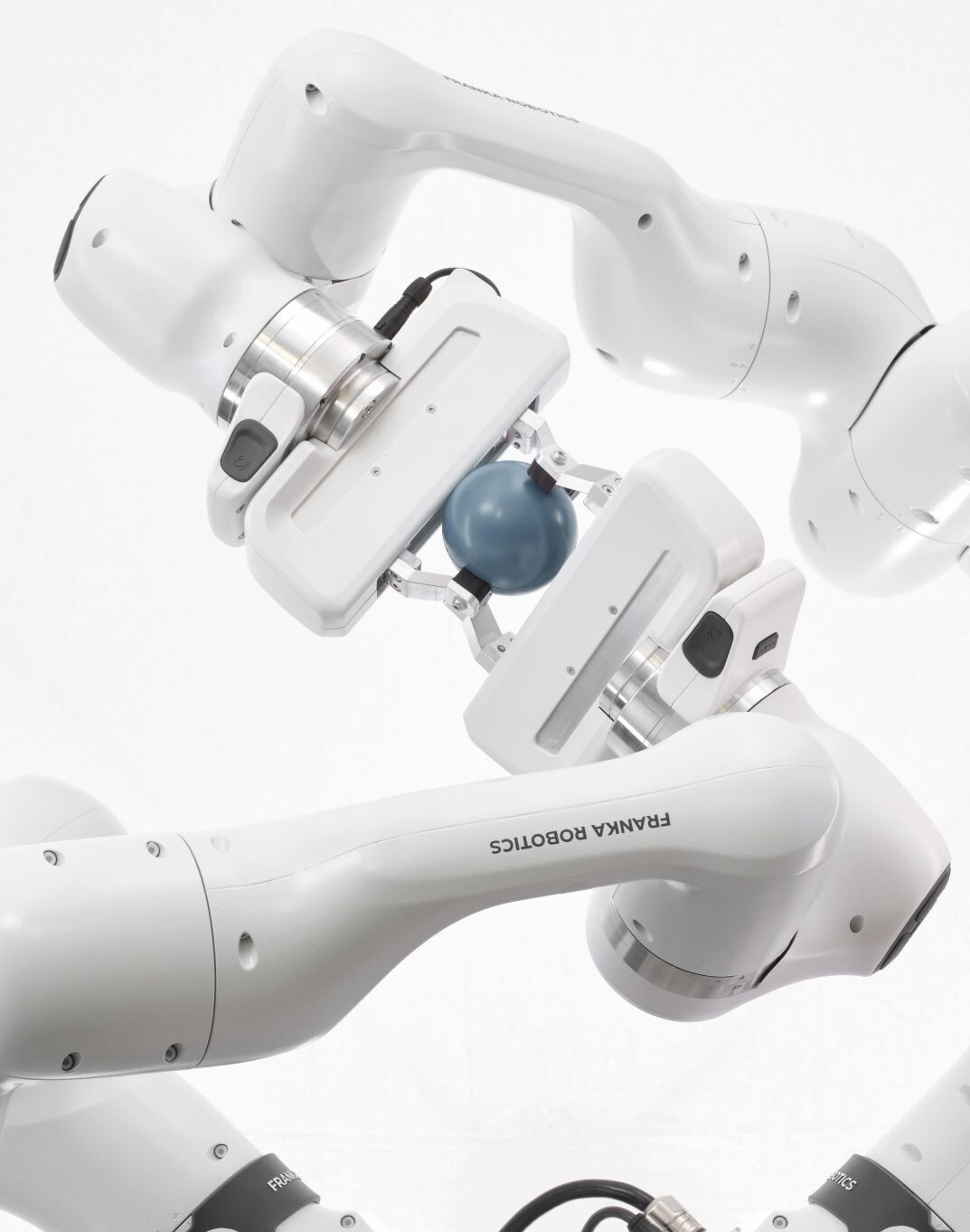 _Frank Robotics4381_Franka Grey_resized_portrait